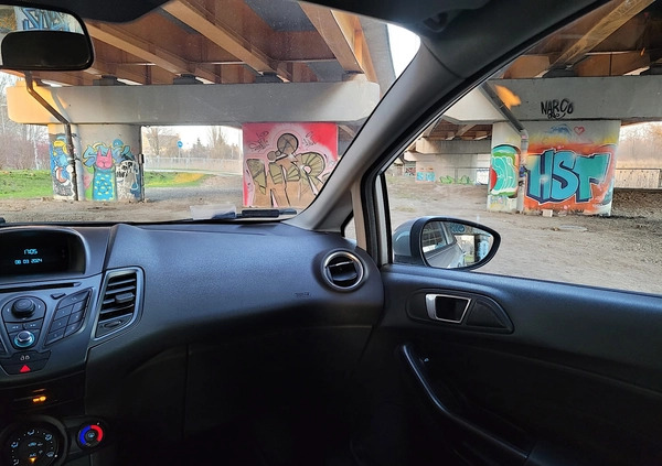 Ford Fiesta cena 27000 przebieg: 145000, rok produkcji 2014 z Warszawa małe 211
